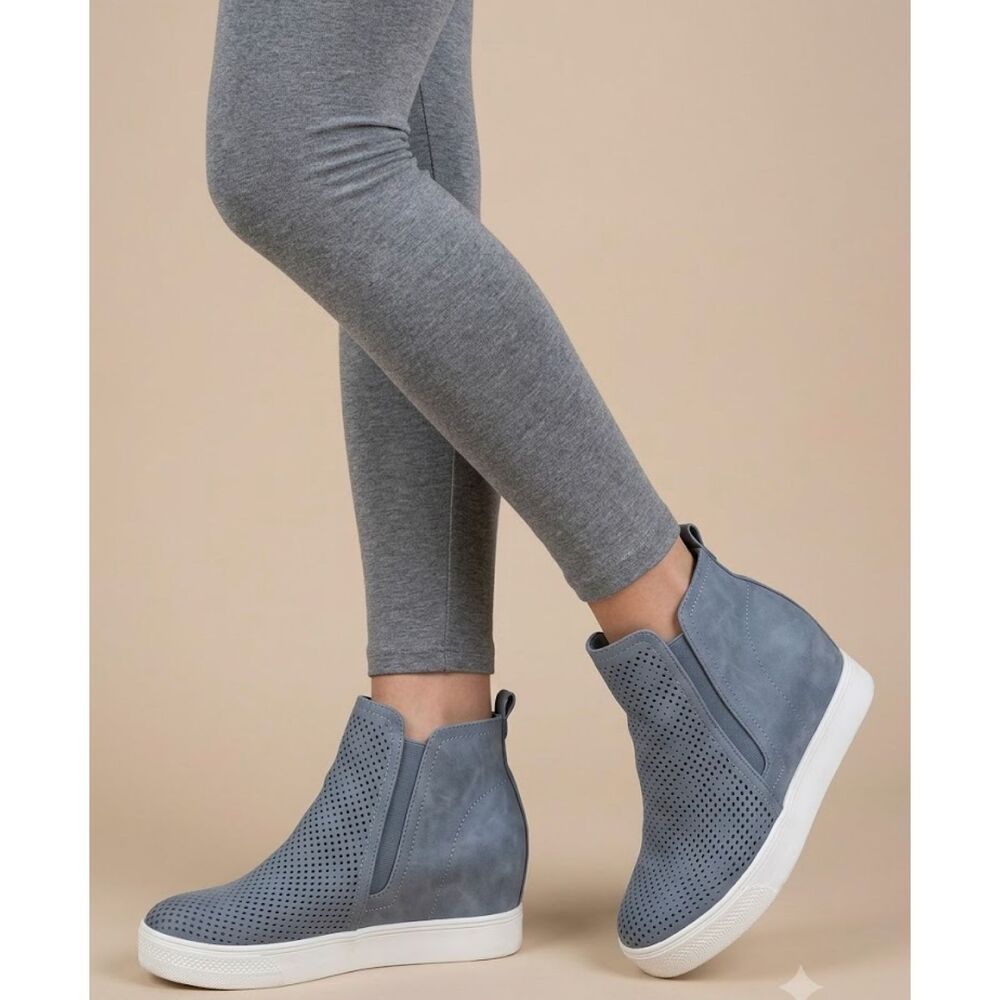 Olive Street Platform Sneaker 7 Sporty Minimalist Athleisure Casual Travel Gray